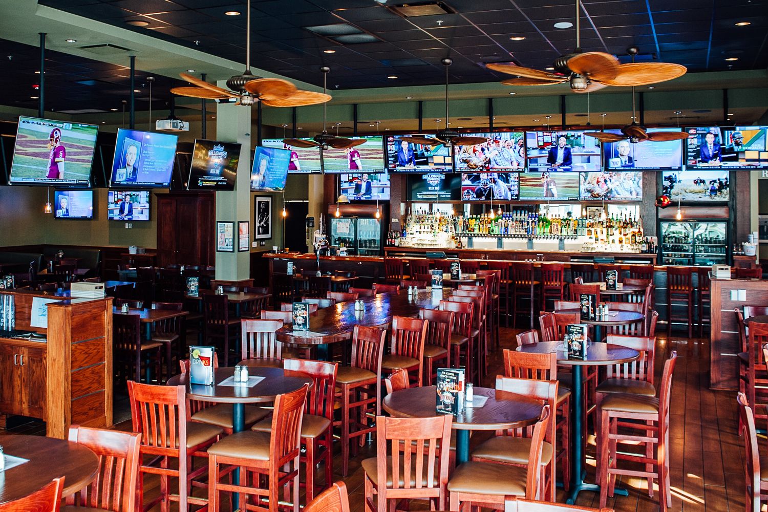 Selected image for Hickory Tavern in Charlotte.