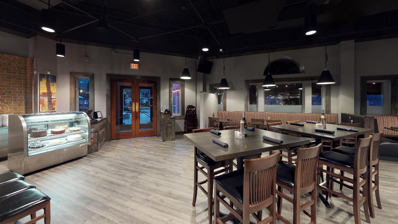 Selected image for Red Rocks Cafe: Strawberry Hill in South Park in Charlotte.